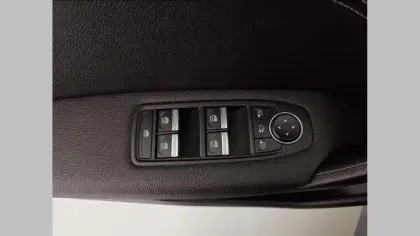 Photo 12 Renault Captur mild hybrid 160 EDC Techno