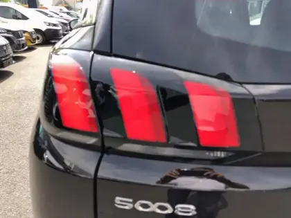 Photo 36 Peugeot 5008  Hybrid 136 e-DCS6
