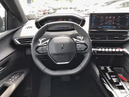 Photo 28 Peugeot 5008  Hybrid 136 e-DCS6