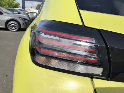 Photo 16 Peugeot 208  PureTech 100 S&S BVM6