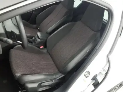 Photo 8 DS DS 3 DS3 Crossback PureTech 130 EAT8 Performance Line+