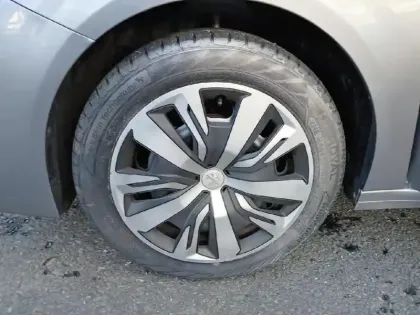 Photo 14 Peugeot 208  PureTech 75 S&S BVM5 Active