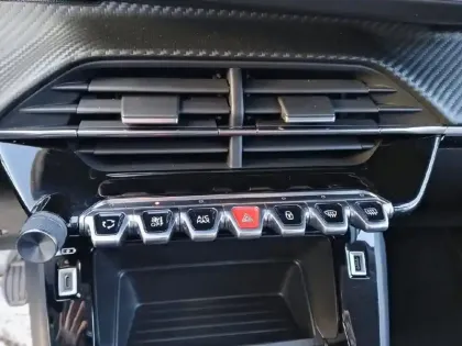 Photo 12 Peugeot 208  PureTech 75 S&S BVM5 Active