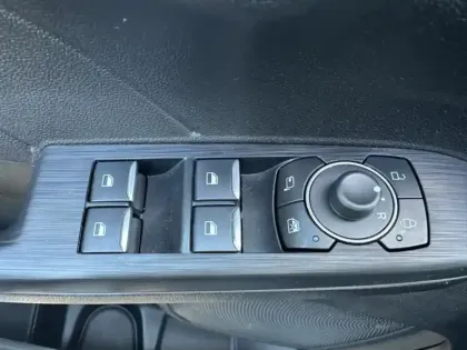 Photo 10 Ford Kuga  2.5 Duratec 190ch FHEV E85 ST-Line BVA