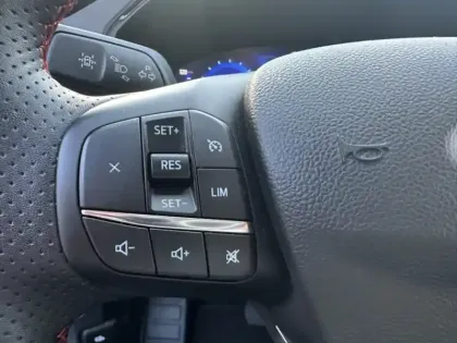 Photo 12 Ford Kuga  2.5 Duratec 190ch FHEV E85 ST-Line BVA