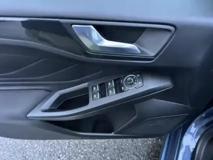 Photo 26 Ford Focus  1.0 Flexifuel mHEV 125ch ST-Line Design