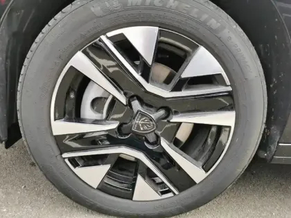 Photo 12 Peugeot 208  Hybrid 100 e-DCS6