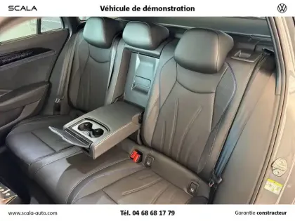 Photo 47 Volkswagen Passat  1.5 eHybrid 272 DSG6