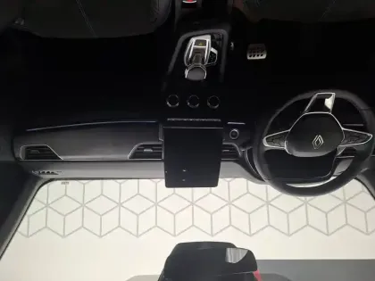 Photo 15 Renault Arkana  E-Tech full hybrid 145 GSR2