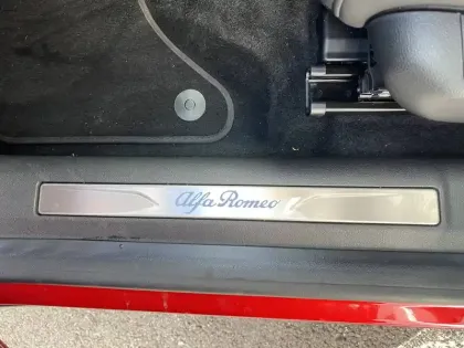 Photo 107 Alfa Romeo Junior  1.2 Ibrida 136 ch eDCT6