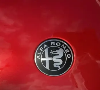 Photo 52 Alfa Romeo Junior  1.2 Ibrida 136 ch eDCT6