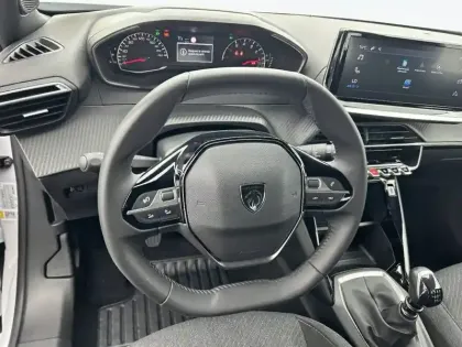 Photo 50 Peugeot 2008  PureTech 100 S&S BVM6