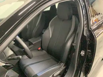 Photo 75 Peugeot 308  SW Electrique 54 kWh 156ch