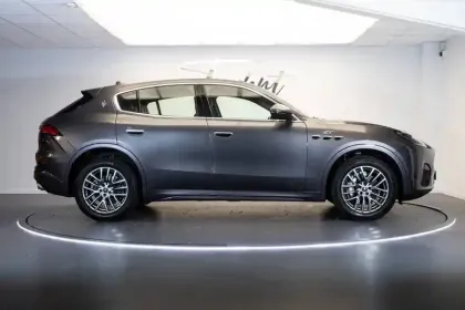 Photo 23 Maserati Grecale  L4 300 ch Hybride