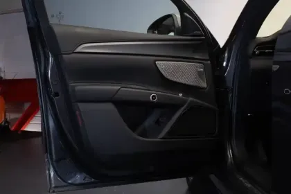 Photo 31 Maserati Grecale  L4 300 ch Hybride