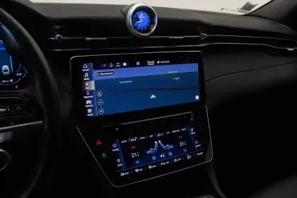 Photo 35 Maserati Grecale  L4 300 ch Hybride