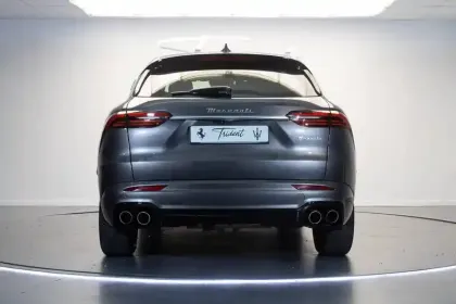 Photo 25 Maserati Grecale  L4 300 ch Hybride