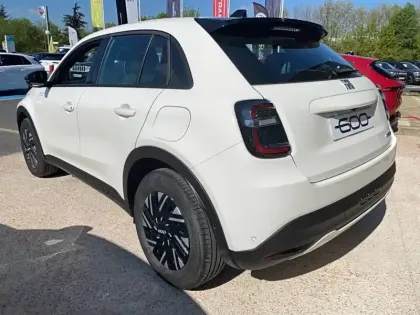 Photo 69 Fiat 600  1.2 Hybrid 136ch DCT6