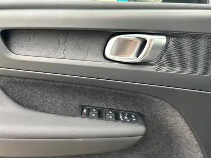 Photo 12 Volvo Xc40  Recharge 238 ch 1EDT