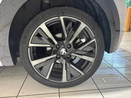 Photo 12 Peugeot 208  PureTech 100 S&S EAT8