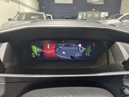 Photo 9 Peugeot 208  PureTech 100 S&S EAT8