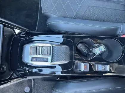 Photo 13 Peugeot 2008  Electrique 136 ch