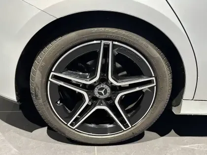 Photo 15 Mercedes Classe B  200 d 8G-DCT