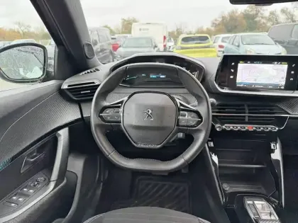 Photo 8 Peugeot 2008  Electrique 136 ch