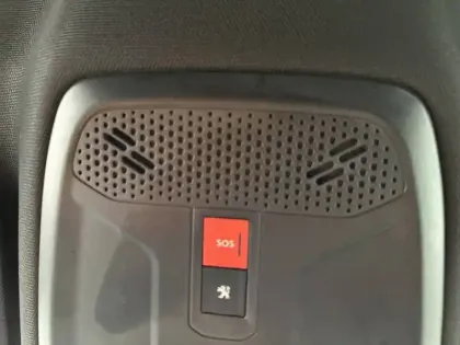 Photo 61 Peugeot 2008  Electrique 136 ch