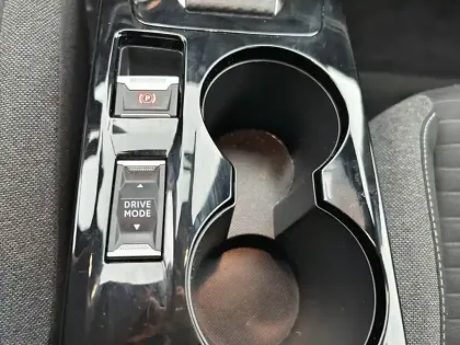 Photo 31 Peugeot 2008  Electrique 136 ch