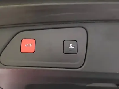 Photo 32 Peugeot 3008  Hybrid 225 e-EAT8