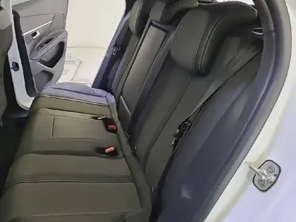 Photo 11 Peugeot 3008  Hybrid 225 e-EAT8