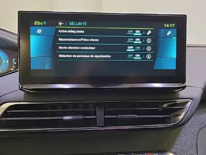 Photo 21 Peugeot 3008  Hybrid 225 e-EAT8