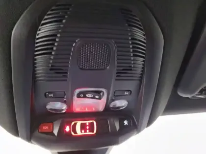 Photo 24 Peugeot 3008  Hybrid 225 e-EAT8