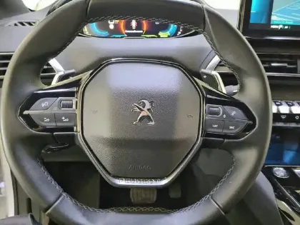 Photo 41 Peugeot 3008  Hybrid 225 e-EAT8
