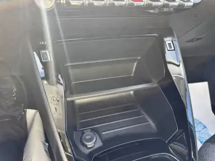 Photo 19 Peugeot 208  Electrique 50 kWh 136ch