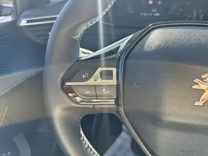 Photo 18 Peugeot 208  Electrique 50 kWh 136ch