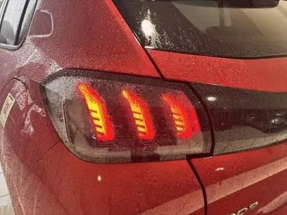 Photo 36 Peugeot 208  PureTech 100 S&S BVM6