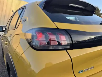 Photo 16 Peugeot 208  Electrique 50 kWh 136ch