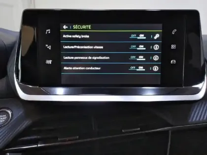 Photo 41 Peugeot 208  Electrique 50 kWh 136ch