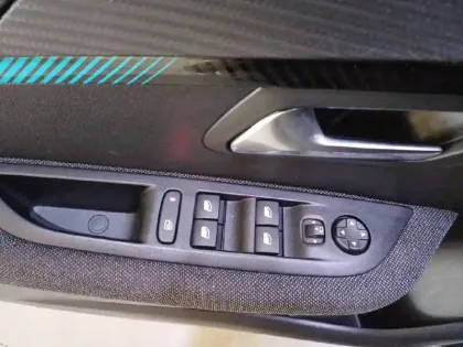 Photo 50 Peugeot 208  Electrique 50 kWh 136ch