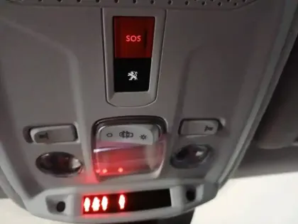 Photo 45 Peugeot 208  Electrique 50 kWh 136ch