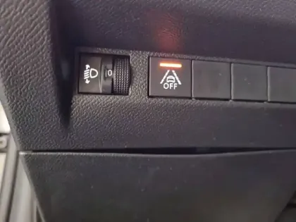 Photo 29 Peugeot 208  Electrique 50 kWh 136ch