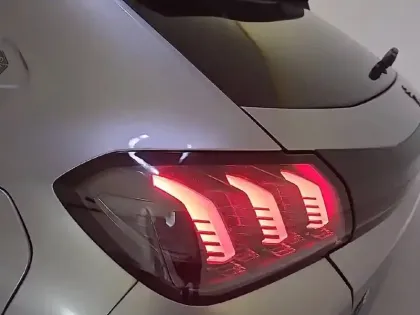 Photo 47 Peugeot 208  Electrique 50 kWh 136ch