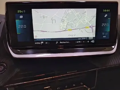 Photo 14 Peugeot 208  Electrique 50 kWh 136ch