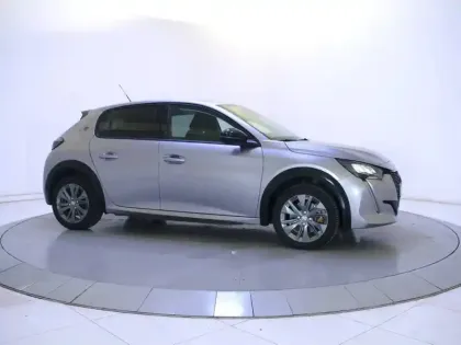 Photo 2 Peugeot 208  Electrique 50 kWh 136ch