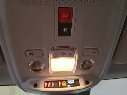 Photo 16 Peugeot 208  Electrique 50 kWh 136ch