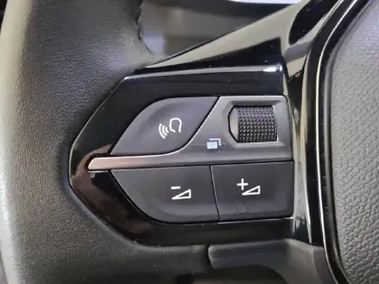 Photo 58 Peugeot 208  Electrique 50 kWh 136ch