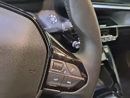 Photo 20 Peugeot 208  Electrique 50 kWh 136ch