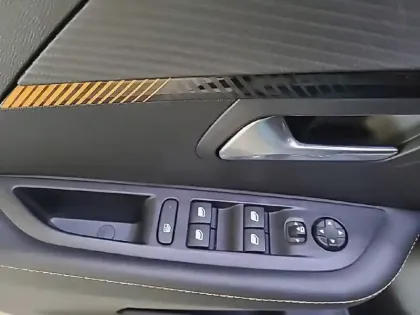 Photo 61 Peugeot 208  Electrique 50 kWh 136ch